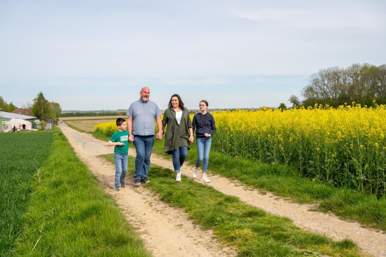 Logements Insolites A La Ferme - Yourte, Kota Ou Pod Farbus Exteriér fotografie