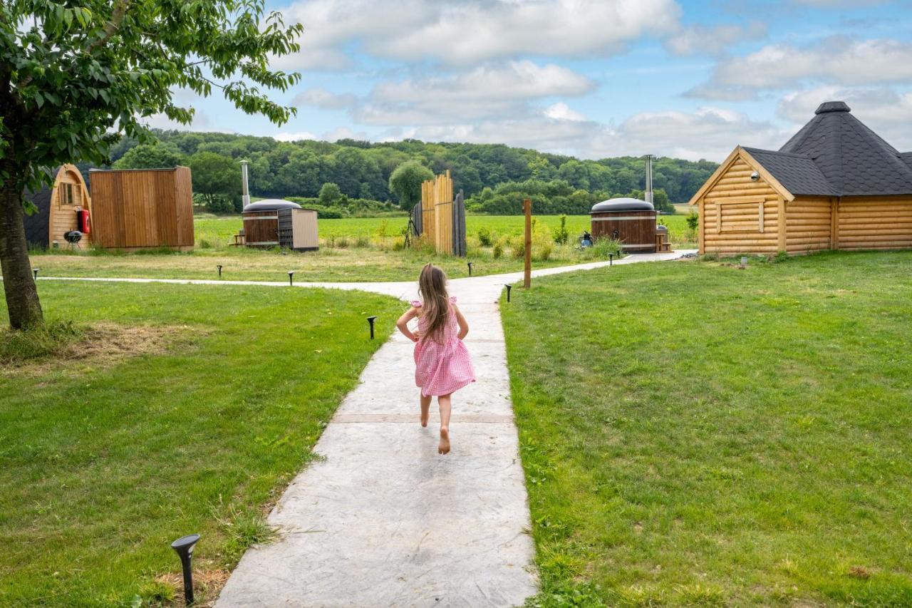 Logements Insolites A La Ferme - Yourte, Kota Ou Pod Farbus Exteriér fotografie